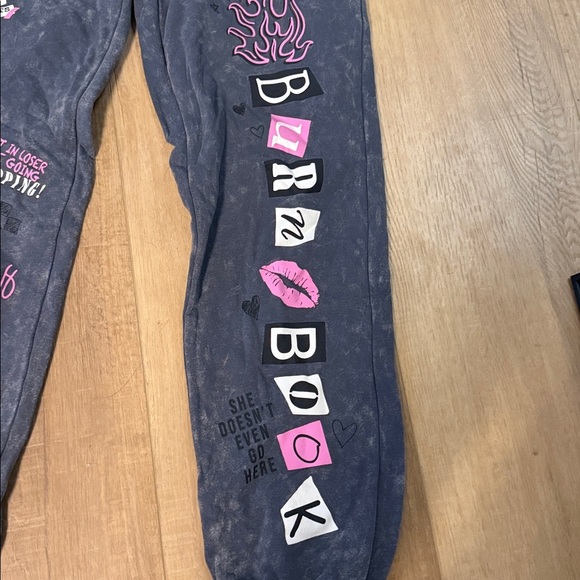 Mean Girls Joggers Size Small - Picture 3 of 6